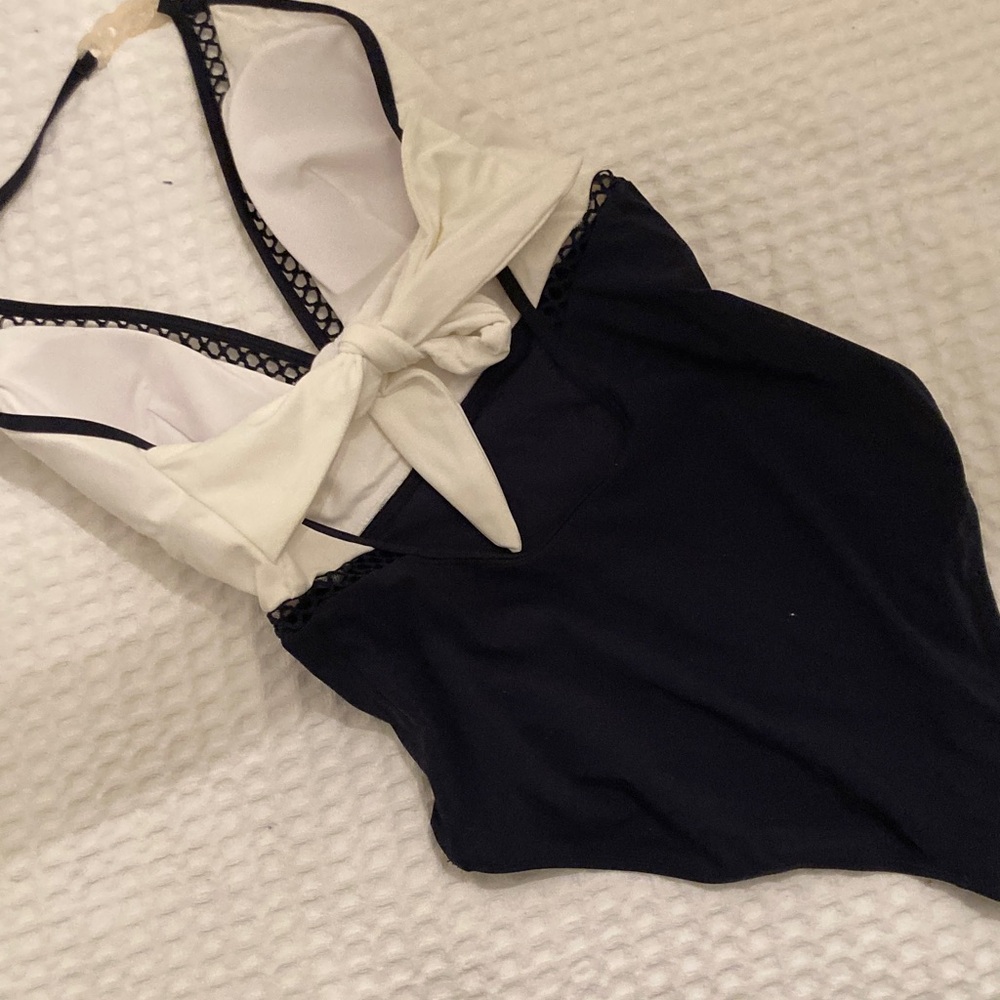 REISS - Ray Colourblock Halter Swimsuit - Size 6 Navy/Wjite - Picture 7 of 9